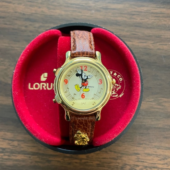 Vintage Lorus Mickey Mouse musical watch - Picture 1 of 4